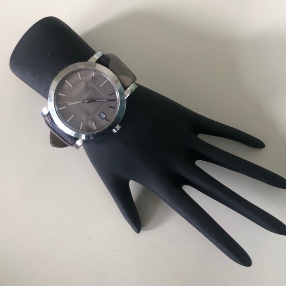 Burberry BU1774 Authentic Gray Brown Plaid Women's Watch - Picture 1 of 12